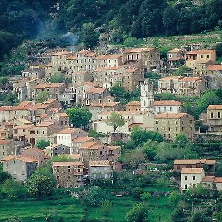 Piazza Alla Pietra- Ota *